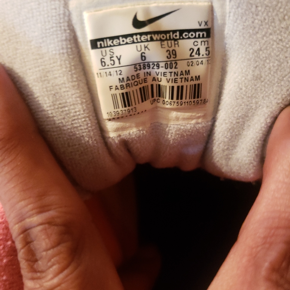 Nike - Picture 6 of 6